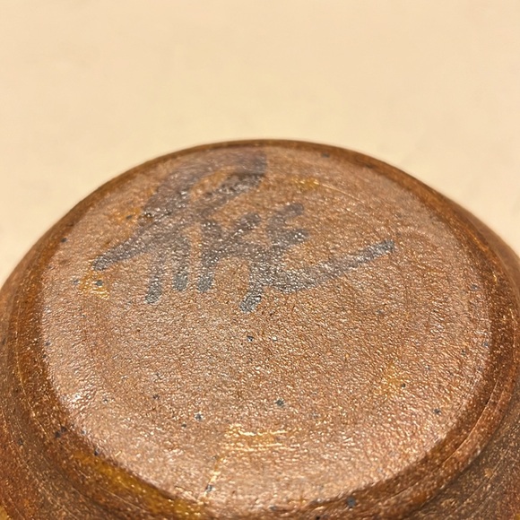 Pottery piece. Signed looks like pike - Picture 5 of 8